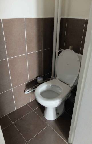 Rénovation complète d'un appartement situé dans Lyon 6° quartier Tête D'Or - toilettes carrelées