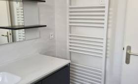 Rénovation d’une salle de bain moderne et accessible à Trignac 4