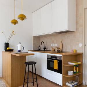 Parquet en point de Hongrie et tomettes traditionnelles – rénovation studio par Camille AUDER