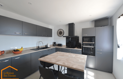 Réalisation d’une cuisine équipée sur-mesure à Nivolas Vermelle