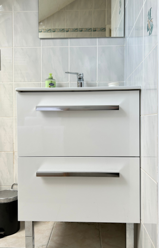 Meuble vasque sur mesure dans la salle d’eau