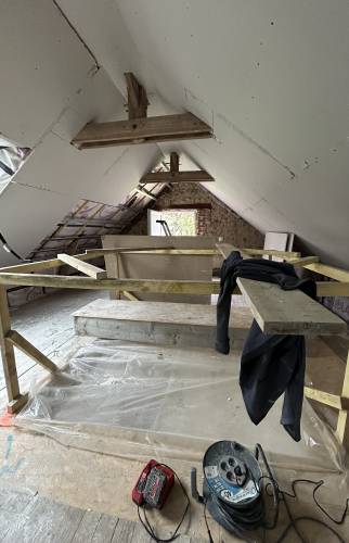 Trémie sécurisée et protégée pendant les travaux – Chantier La Maison Des Travaux Bruz