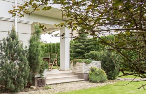 Création d'une allée et aménagement du jardin pour une maison située à Étréham 14400