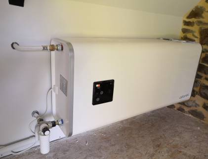 Chauffe eau électrique extraplat dans une petite location AIR BnB à Pordic