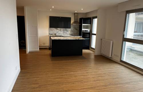 Cuisine Noire bois et marbre La Maison des Travaux Rouen 2