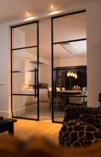 Cuisine ouverte sur le salon avec portes verrières à Palaiseau (91) 