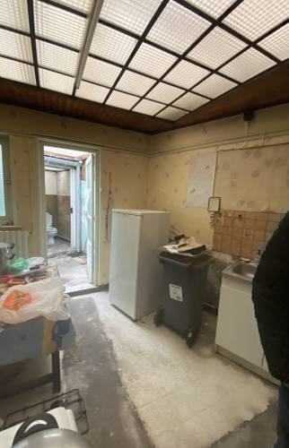 Création d'une salle de bain en RDC et déplacement de la cuisine 