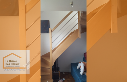 Escalier moderne en bois près d’Héricourt – Rénovation d’un escalier contemporain avec garde-corps en métal. Un design élégant pour un intérieur moderne.