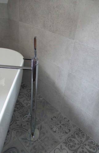 Carreau de ciment, baignoire sabot à Habsheim