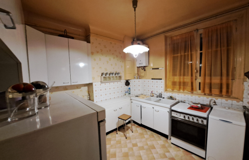 Anciens équipement électrique dans la cuisine