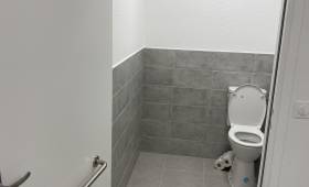 WC aux normes PMR