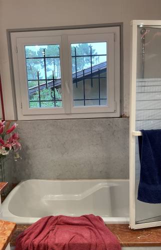 Salle de bain PMR rénovée à Lège-Cap-Ferret (33950)