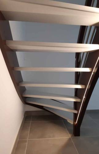 Escalier sur mesure, éclairage indirect à Saint Louis