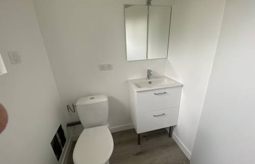 APRES Pose des éléments sanitaires et meuble vasque