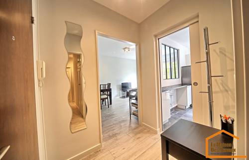 Rénovation d’une entrée et ouverture de la cuisine d'un appartement à Troyes après