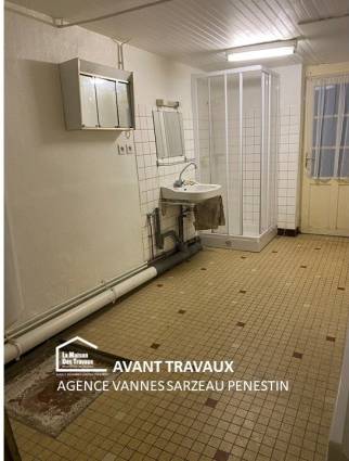 Salle de bain avant travaux La Maison des Travaux Vannes Sarzeau Pénestin