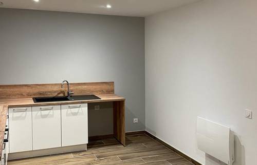 mur plafond dans la cuisine ouverte