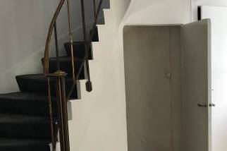Réunir deux escaliers dans une belle et grande maison à Colombes