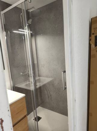 renovation-studio-metabief-locatif-04-douche-apres-travaux