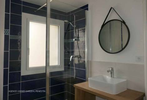 RENOVATION DE SALLE DE BAIN DANS APPARTEMENT A ARZON PAR LA MAISON DES TRAVAUX VANNES SARZEAU PENESTIN (56640)