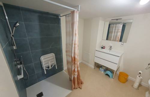 La réalisation de la salle d’eau adaptée PMR