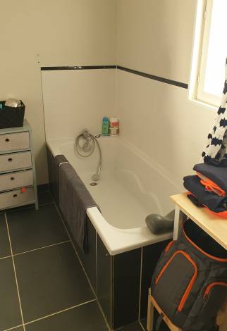 Ancienne baignoire avant travaux de rénovation de la salle de bain - Arras 62