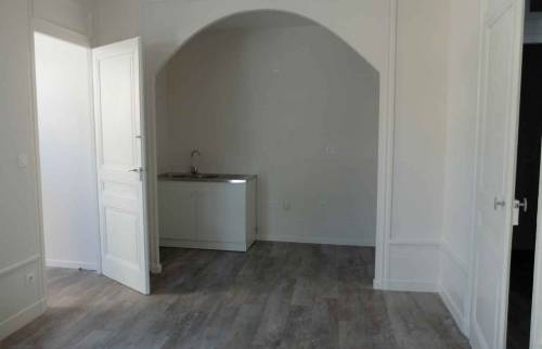 Transformation d'un ancien local d'activité en appartement  locatif T2, Lyon Vaise, 9ème arrondissement