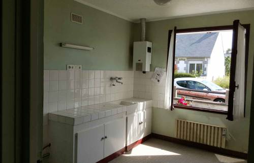 Cuisine à Saint-Lunaire avant rénovation