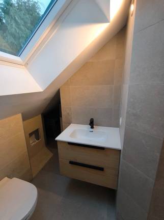 Sdb sous combles Publier