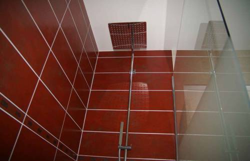 Installer une douche italienne dans sa salle de bain dans le Calvados