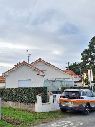 Maison avec nouvelle toiture rénovée - Préfailles 44770