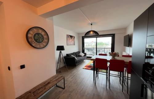 Le séjour et la cuisine