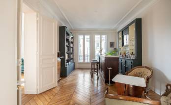 Couloir rénové à Saint-Cloud : Un mariage parfait entre ancien et moderne