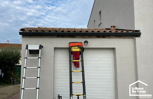 pose de gouttières alu en cours