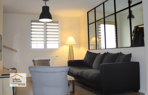 Zoom sur la verrière style atelier installée lors d’une rénovation de maison à Marmande dans le Lot-et-Garonne.