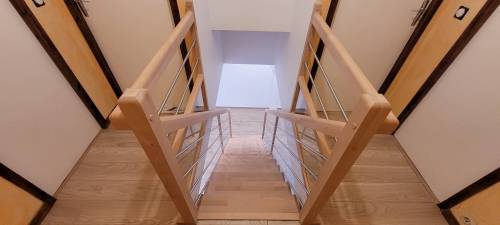 Installation d'un escalier intérieur dans une maison rénovée - Combs-la-Ville 77380