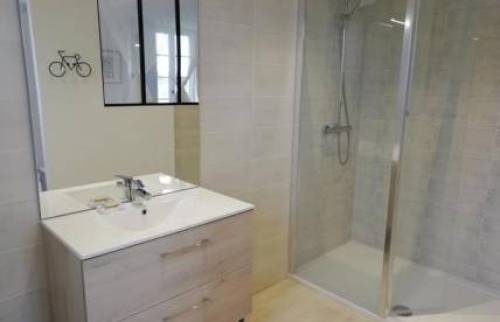 Salle de bain dans chambre Orléans