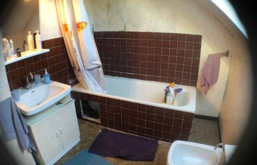 la SDB avant travaux, baignoire