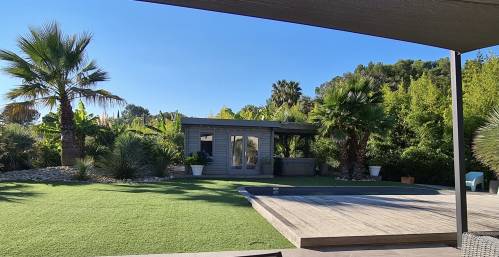 Construction de piscine semi-enterrée