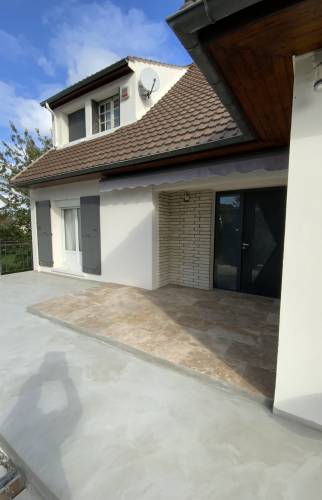 Carrelage imitation travertin