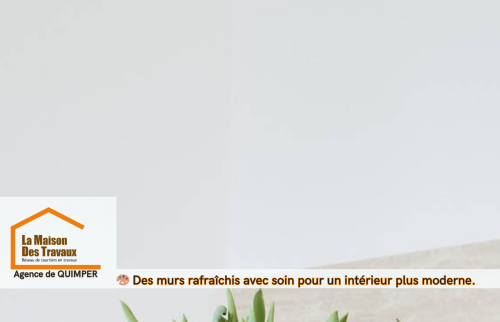 Des murs rafraîchis avec une peinture lumineuse pour moderniser l’espace, dans un projet piloté par Lucie Pouliquen.