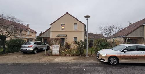 Maison avant travaux d'installation de clôture, portail et portillon - Brie-Comte-Robert 77170