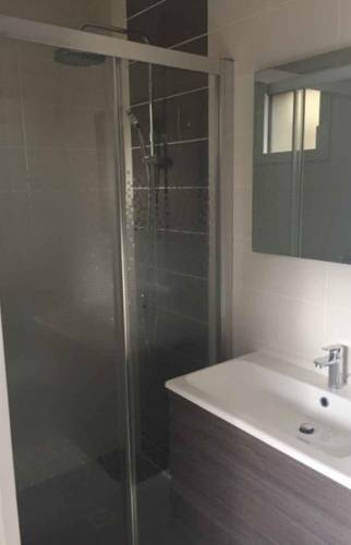 Salle de bains - Extension d'une maison de 20,7 m² en bardage fibrociment, à Brains 44