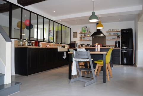 Pose de verrière de cuisine