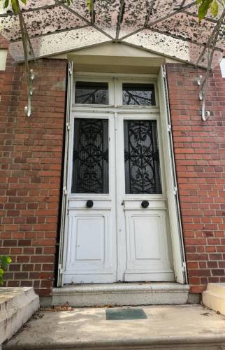 porte d'entrée extérieur avant