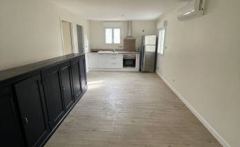 Cuisine ouverte dans une résidence secondaire rénovée - Montélier 26120