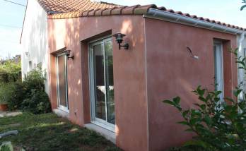 Enduit terre de Sienne pour cette extension à Vertou (44)