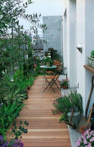 aménagement d'une terrasse en bois balcon appartement