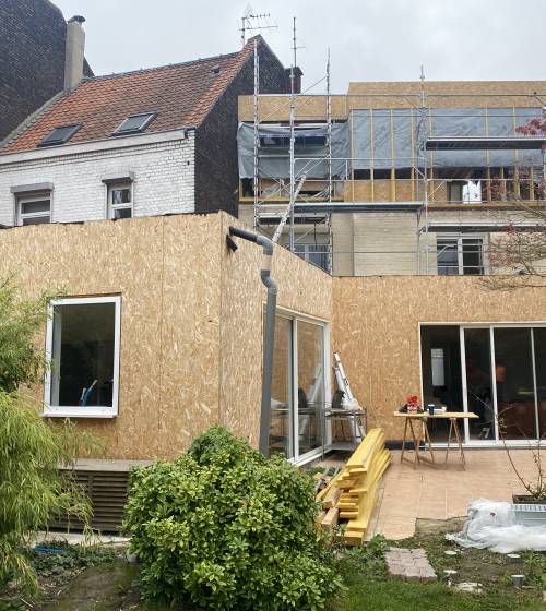 Agrandissement de l'habitation par une extension en élévation 