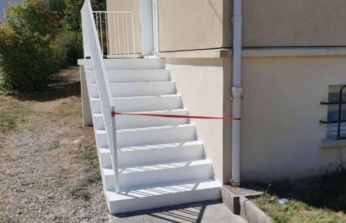 escalier extérieur en béton